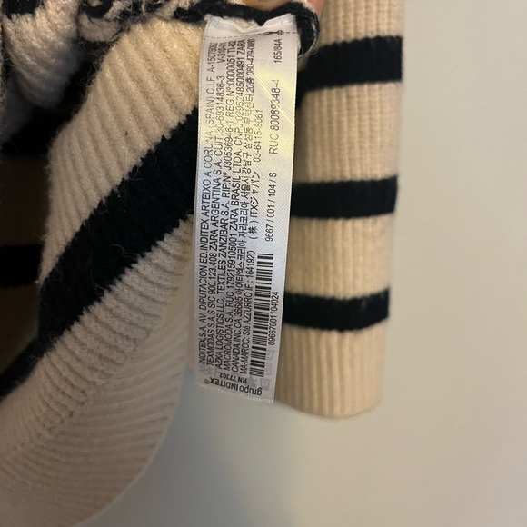 Zara Cream and Black Striped V-Neck Sweater - Picture 3 of 3